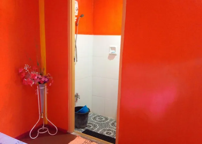 Rjc Hostel&karaoke Bar