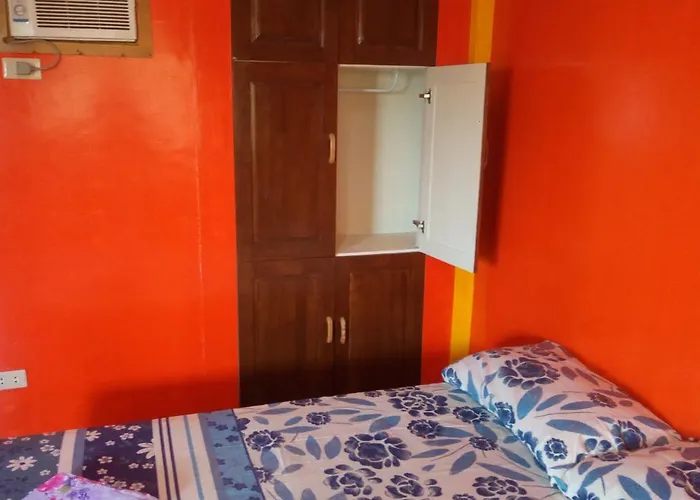 Rjc Hostel&karaoke Bar Hostel