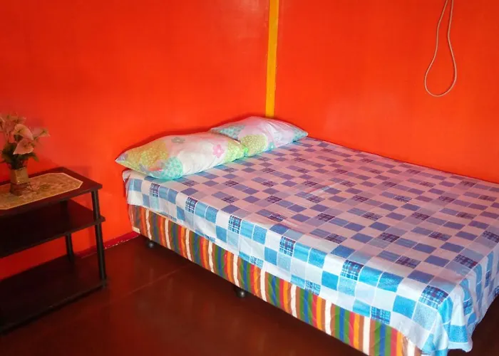 Rjc Hostel&karaoke Bar *